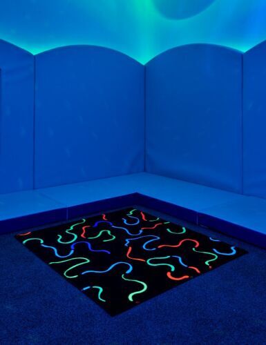 UV Reactive Twirly Carpet