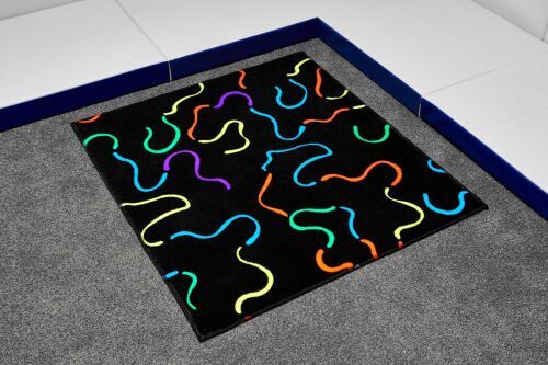 UV Reactive Twirly Carpet