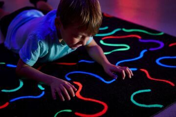 UV Reactive Twirly Carpet