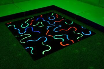 UV Reactive Twirly Carpet