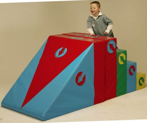 Softplay Noisy Steps & Slide