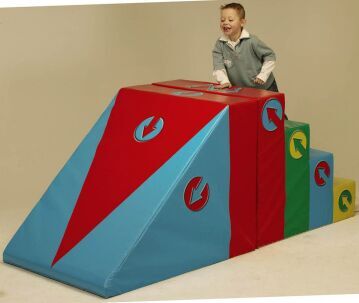 Softplay Noisy Steps & Slide